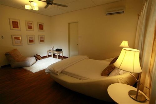 Chymes Hotel 丹绒武雅 外观 照片