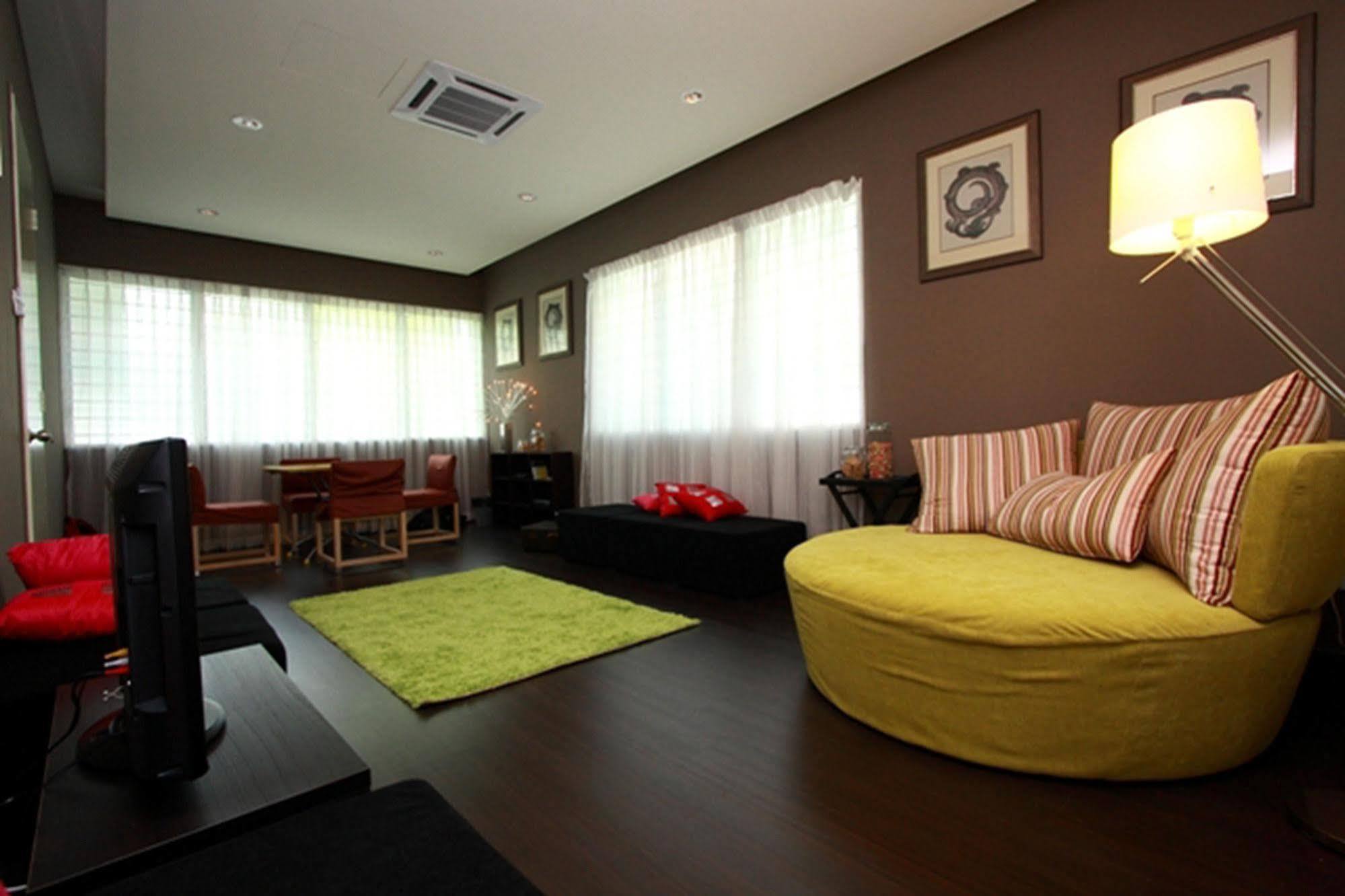 Chymes Hotel 丹绒武雅 外观 照片